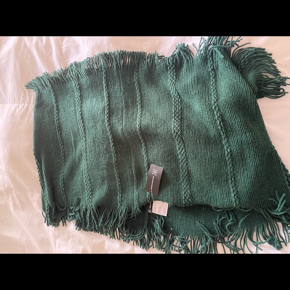 NWT Green Inca scarf